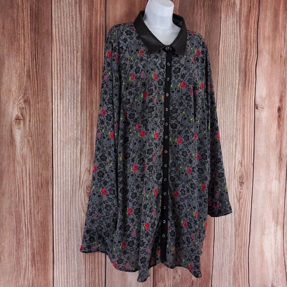Torrid x Betsey Johnson Womens Size 6 (6X) Tunic Blouse Georgette Floral Skulls - Picture 3 of 12